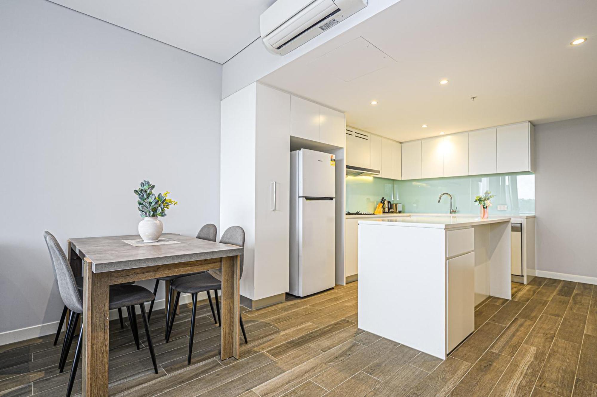 Wentworth Point Sweet Modern With Water View