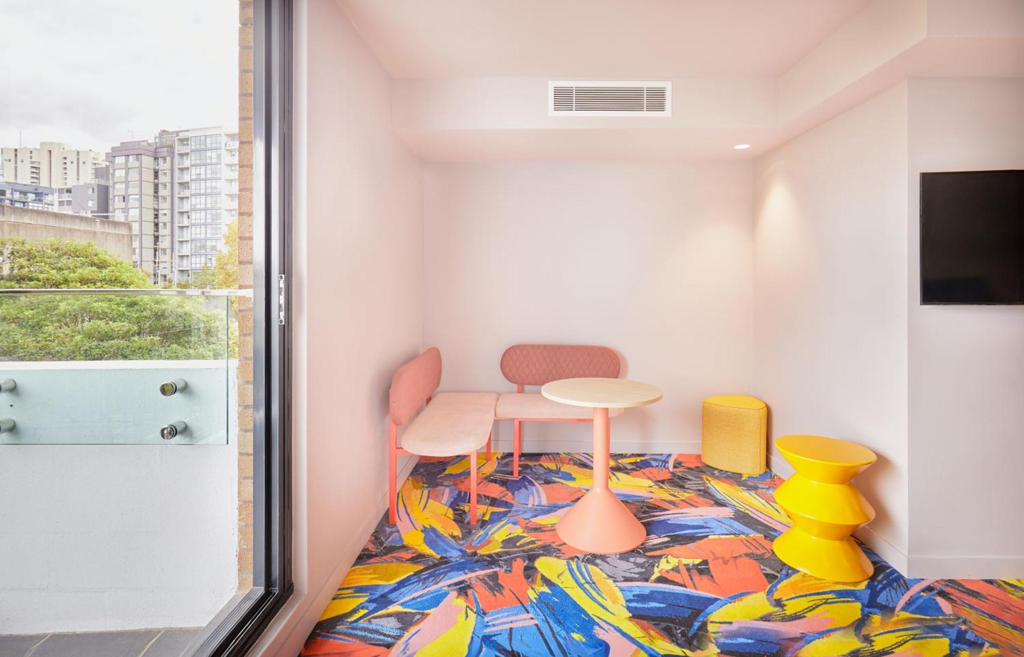 Adge And Residences Aparthotel