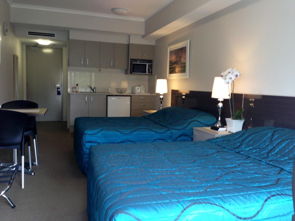 Strathfield Executive 4*