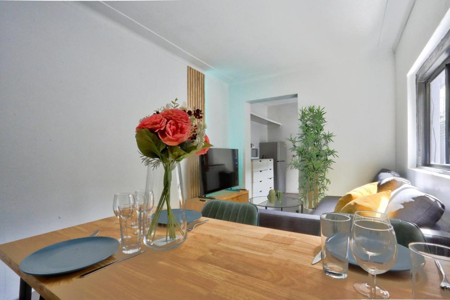 Holiday home Affordable 2 Bedroom House Surry Hills 2 E-bikes Included Sydney