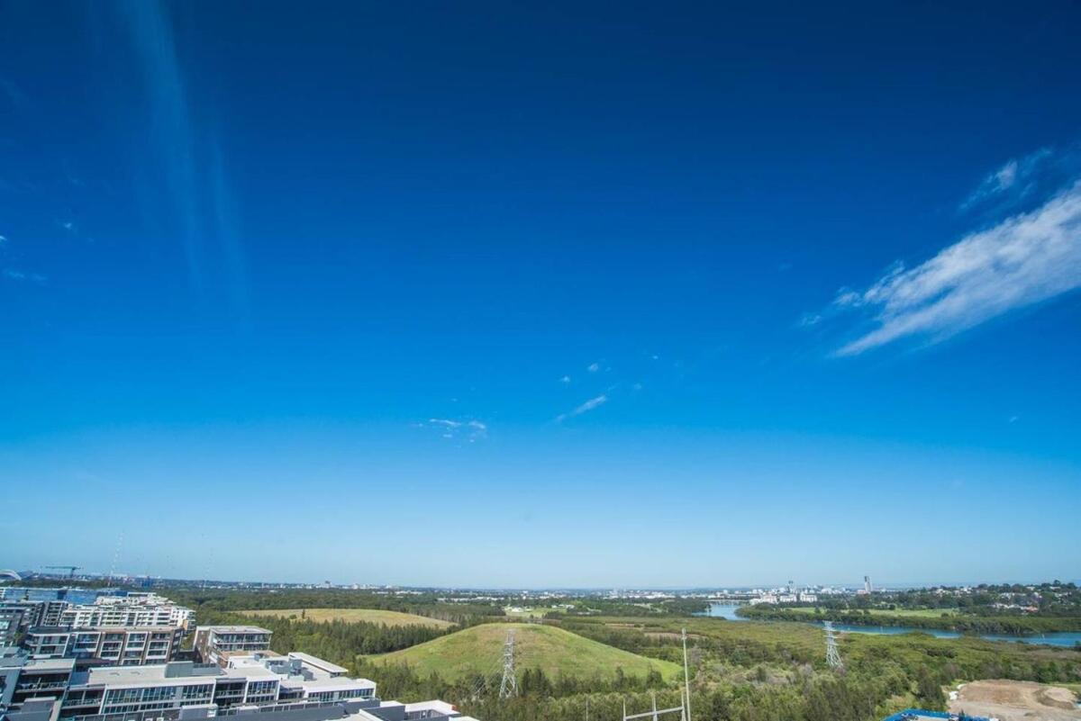 Minimalism Modern Apartment*waterview*parking＊iga Sydney