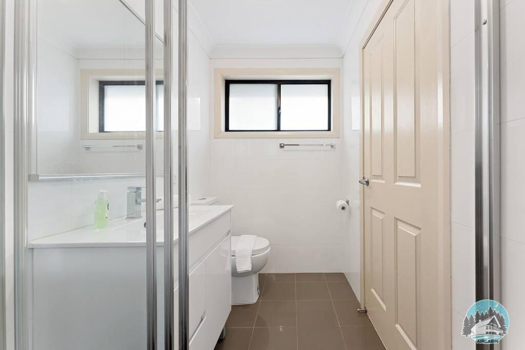 Holiday home Aircabin - Carlingford - - 4 Beds House Sydney