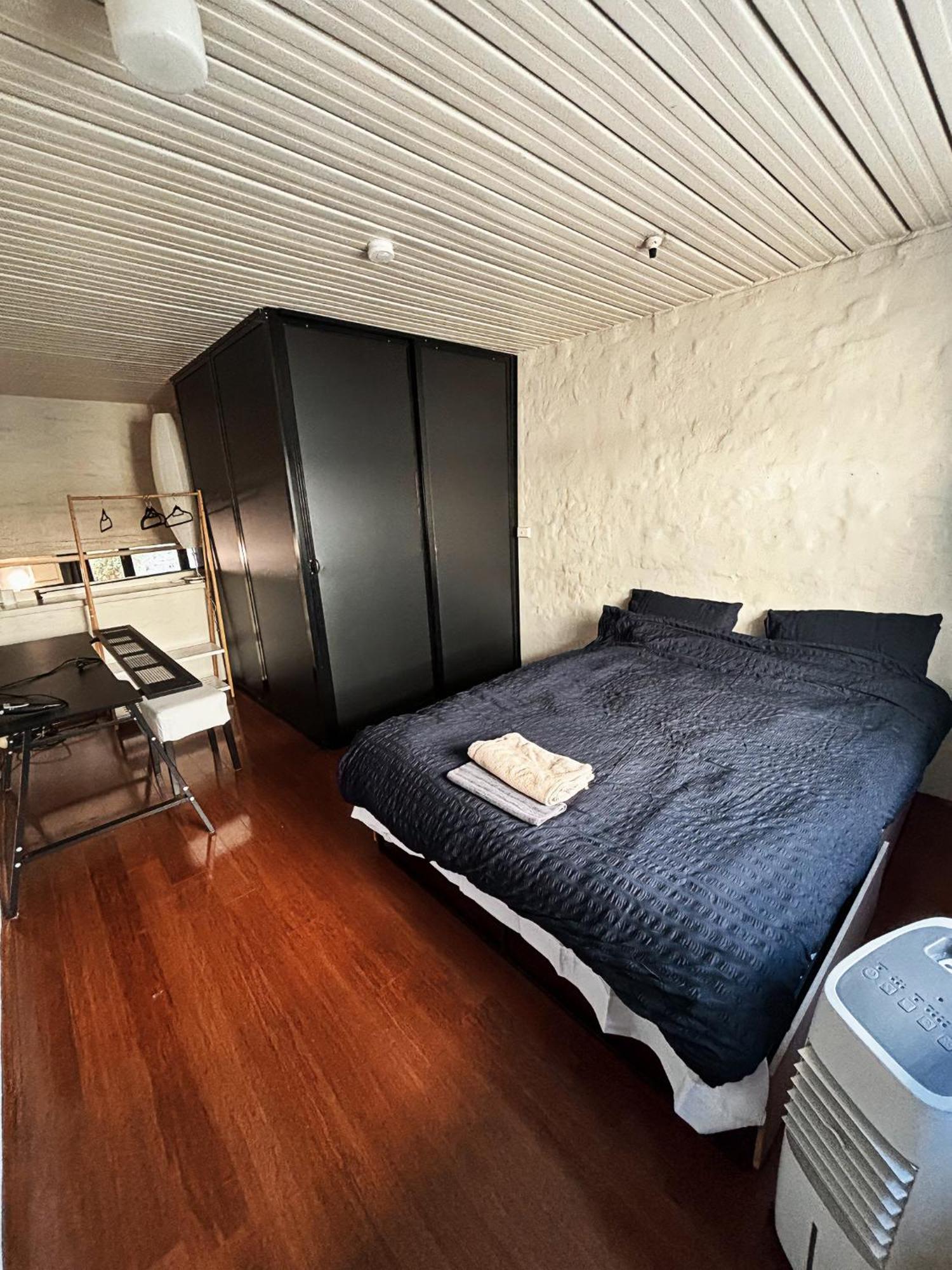Bedroom In Terrace House With Shared Bath * Sydney