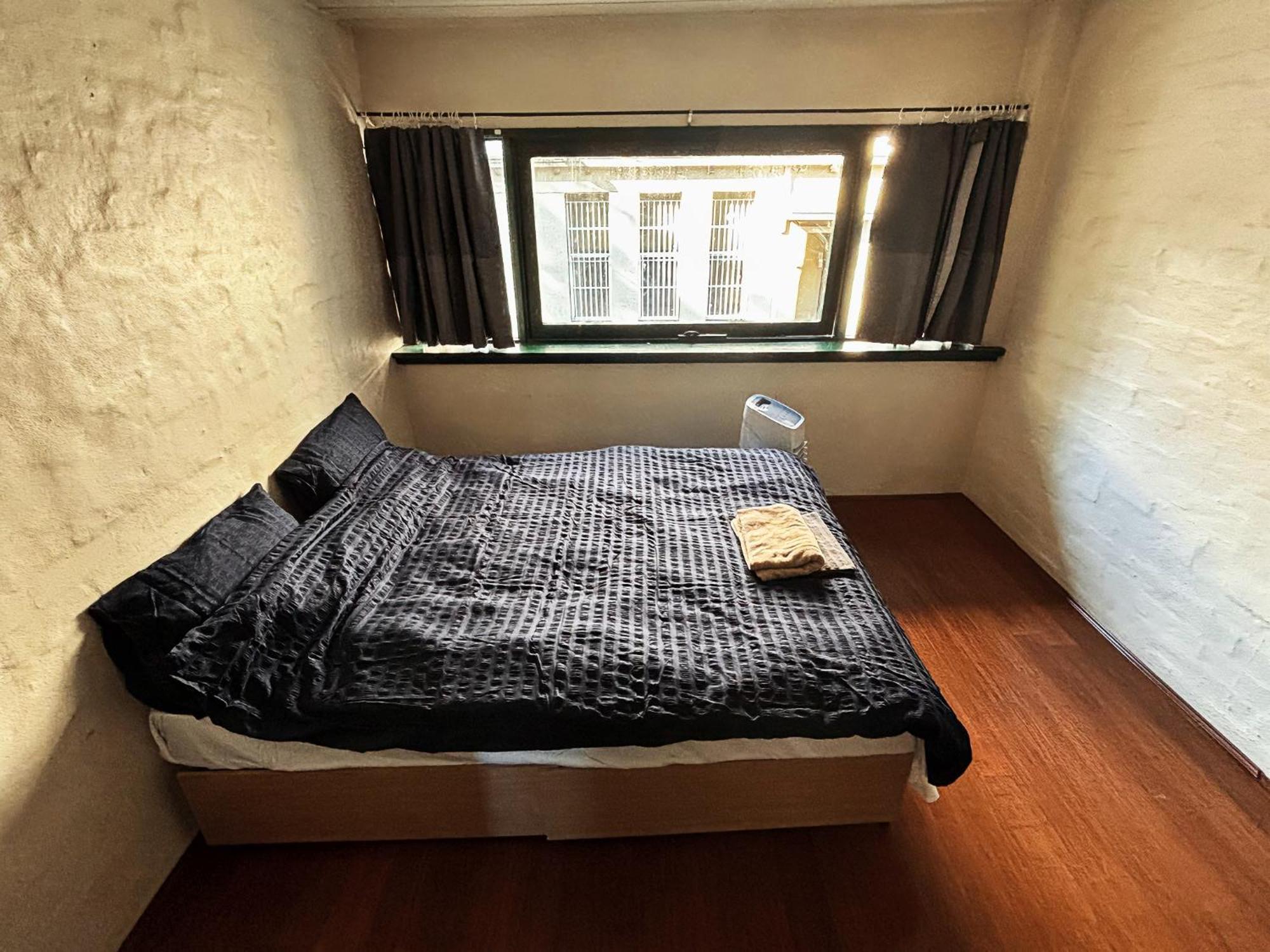 Bedroom In Terrace House With Shared Bath Sydney