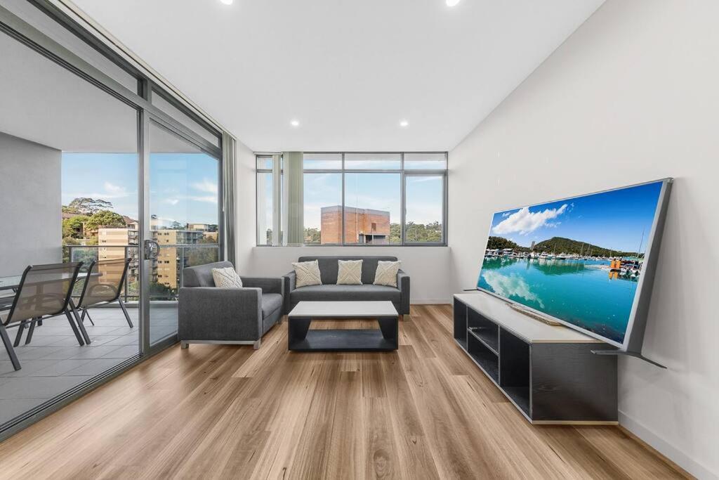 Two Bedroom Private In Lane Cove With Parking * Sydney