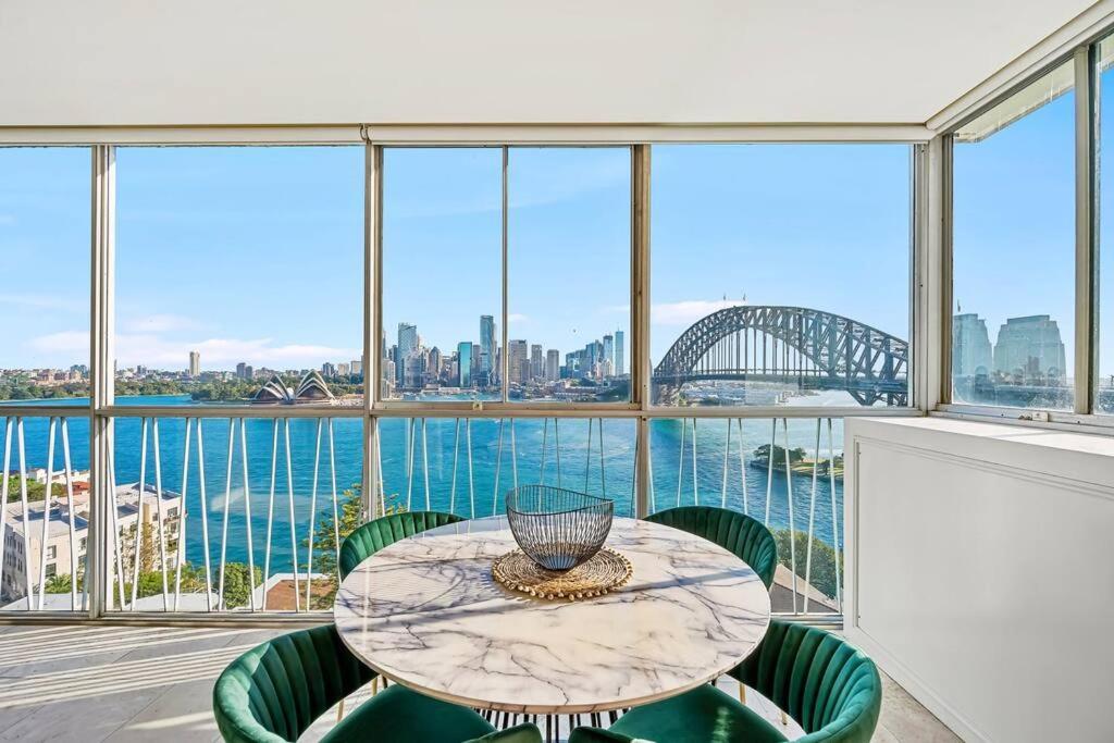 Sydney's Landmark Views From Luxury 2bd Apartment *