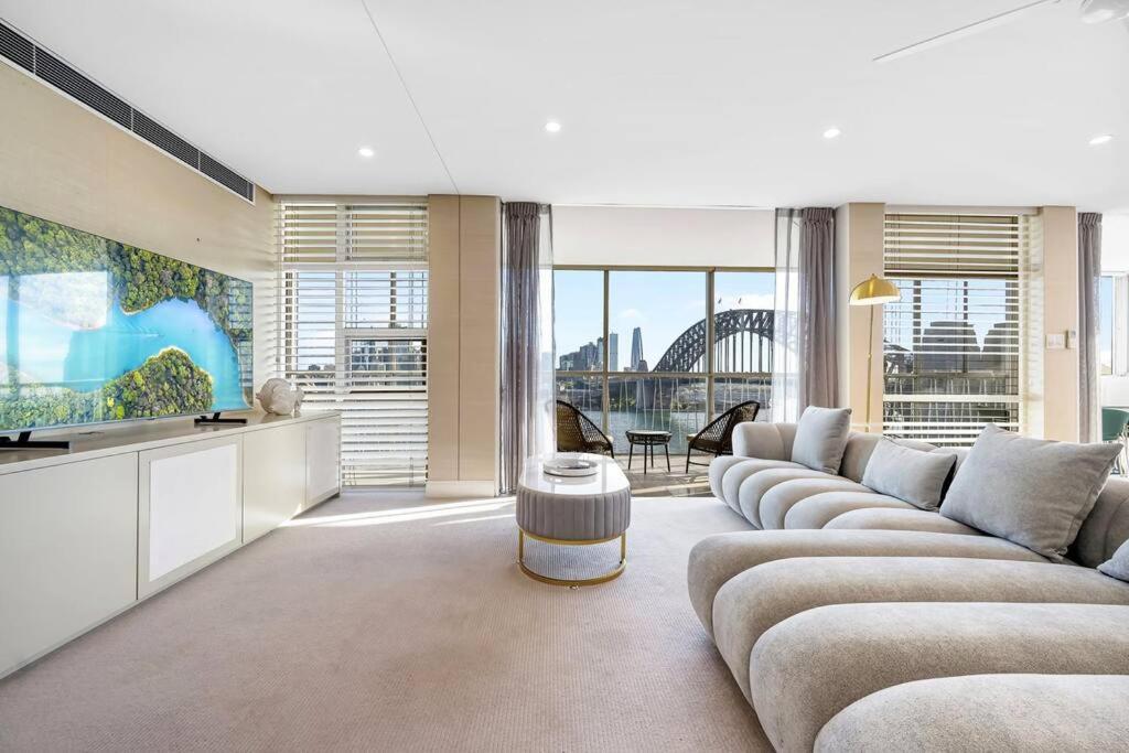 Sydney's Landmark Views From Luxury 2bd Apartment Sydney