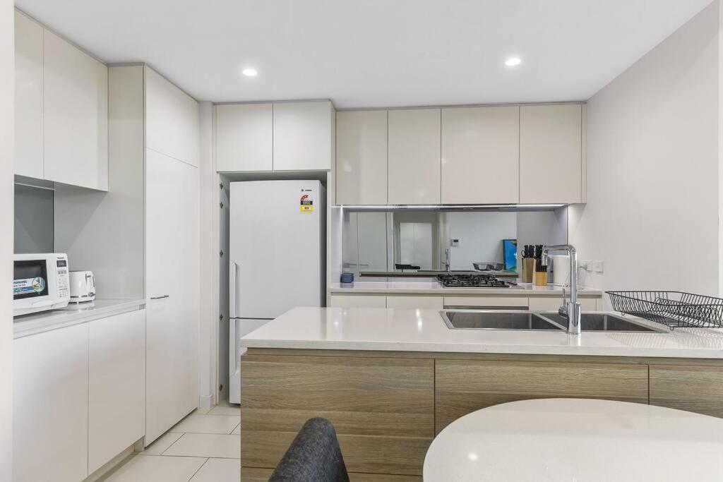 Apartment Two Bedroom Private In Lane Cove With Parking Sydney