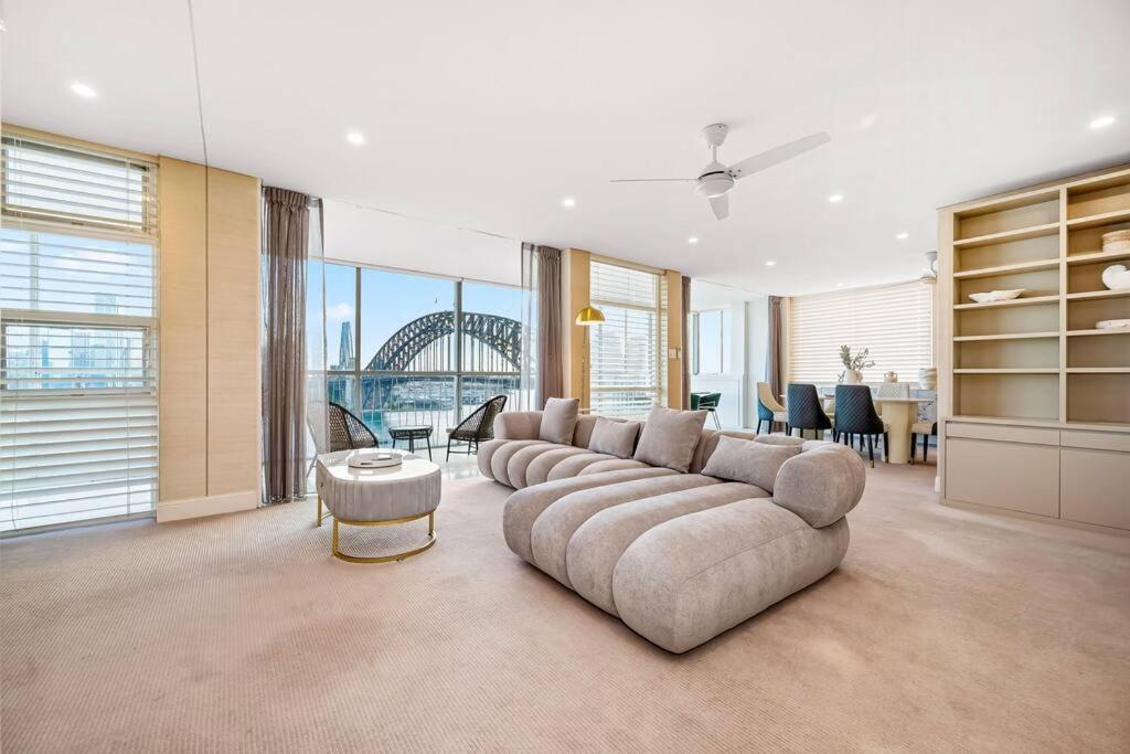 Apartment Sydney's Landmark Views From Luxury 2bd