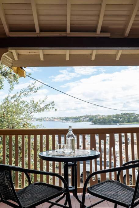 Waterfront - King Bed @ Rocks #10a *