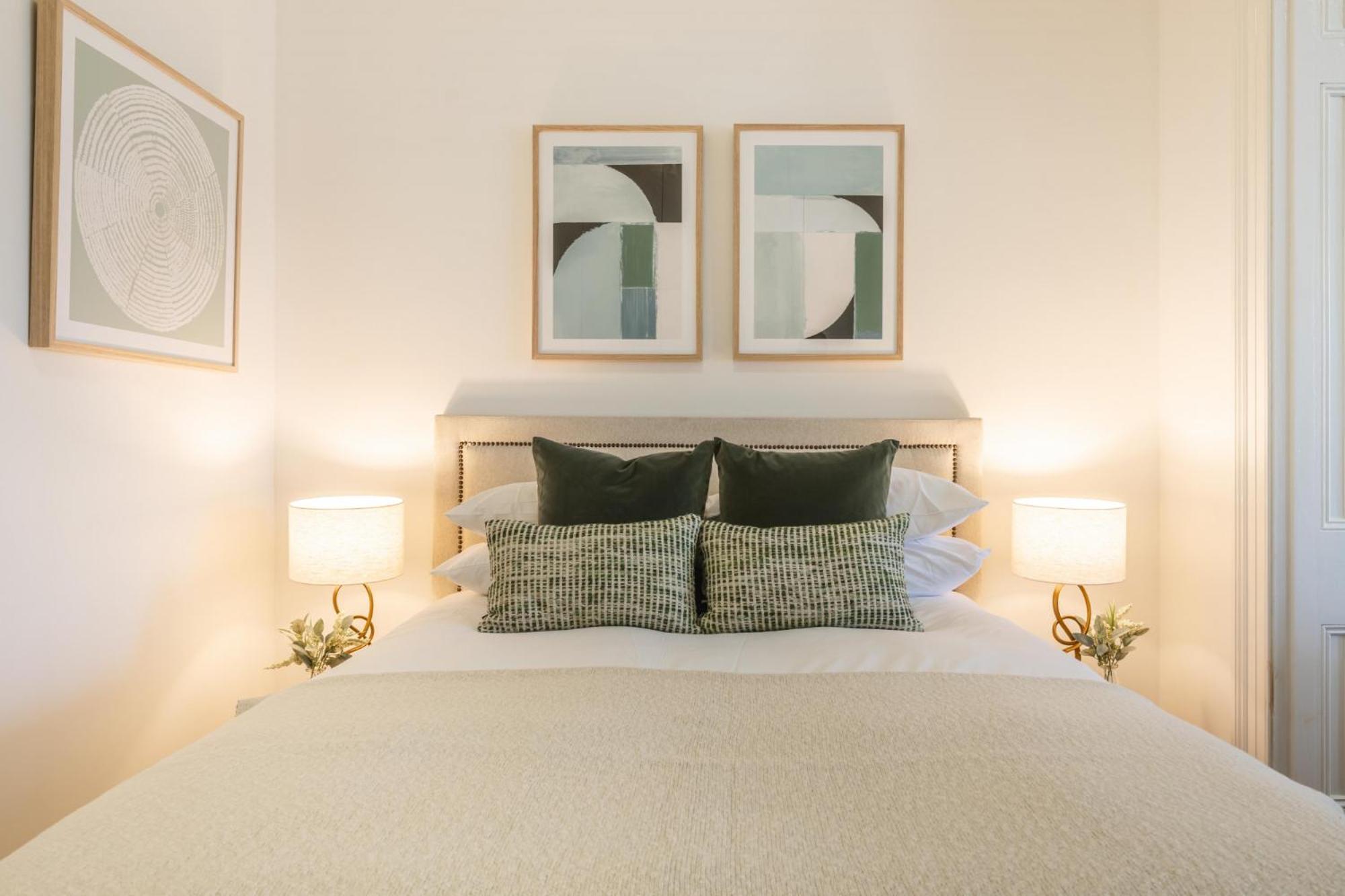 Modern 1-bed Near Tramsheds