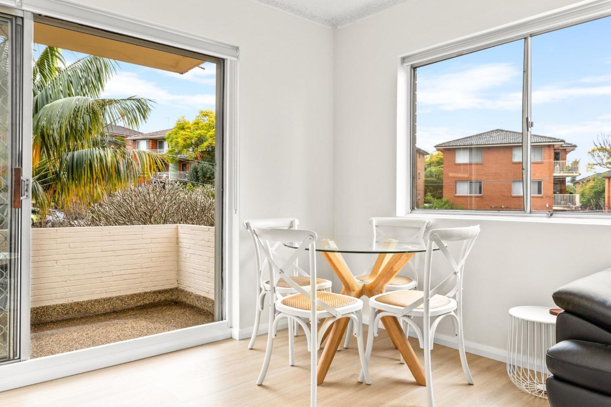 Bright And Convenient Apartment, Close To Shops Apartment