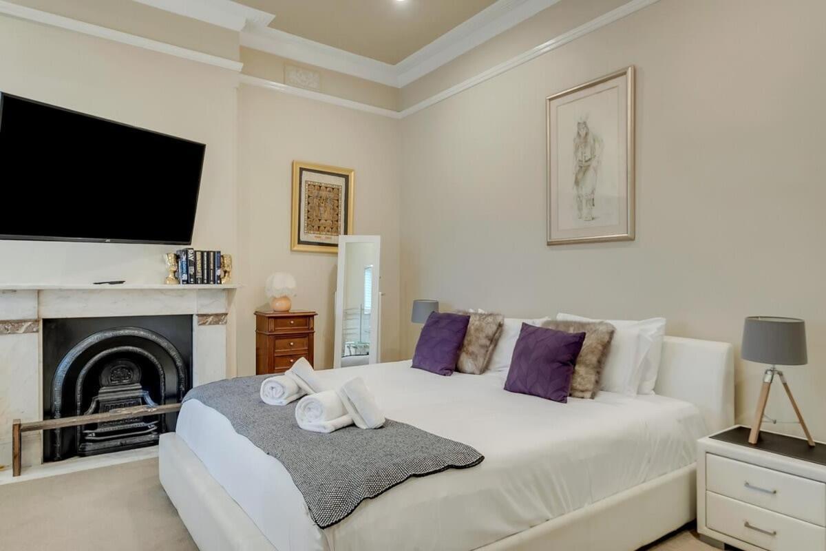 Mesmerising 3br Cinema Bath *