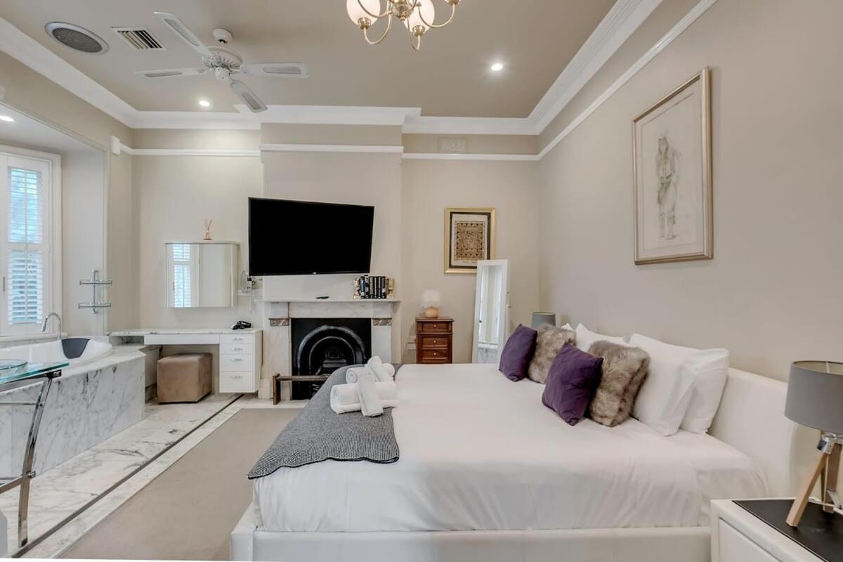 Mesmerising 3br Cinema Bath Holiday home Sydney