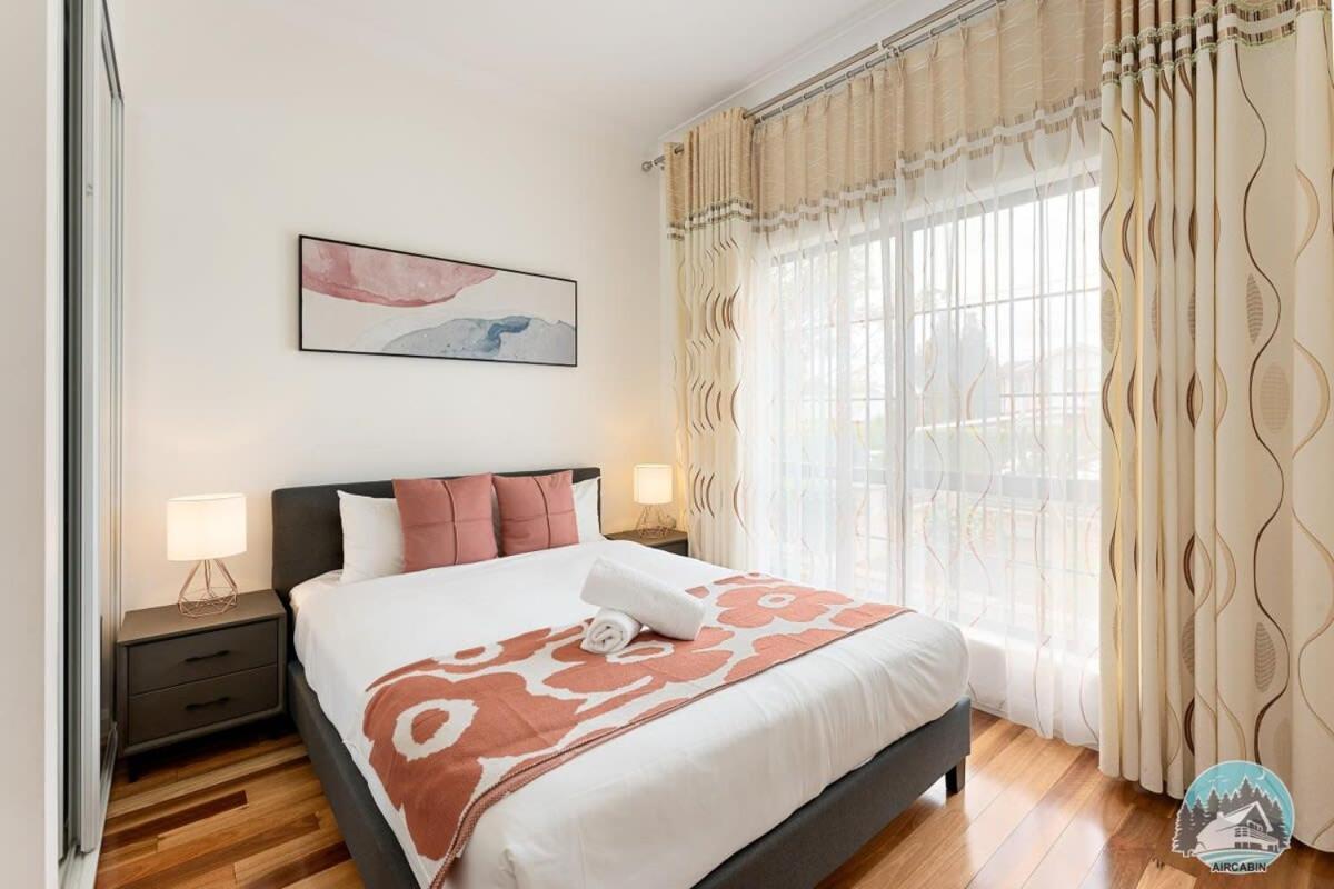 Holiday home Aircabin - Telopea - - 5 Beds Holiday House Sydney
