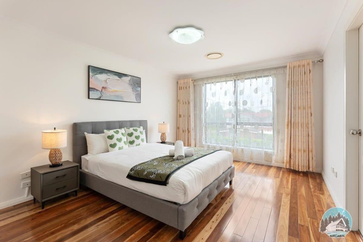 Holiday home Aircabin - Telopea - - 5 Beds Holiday House Sydney