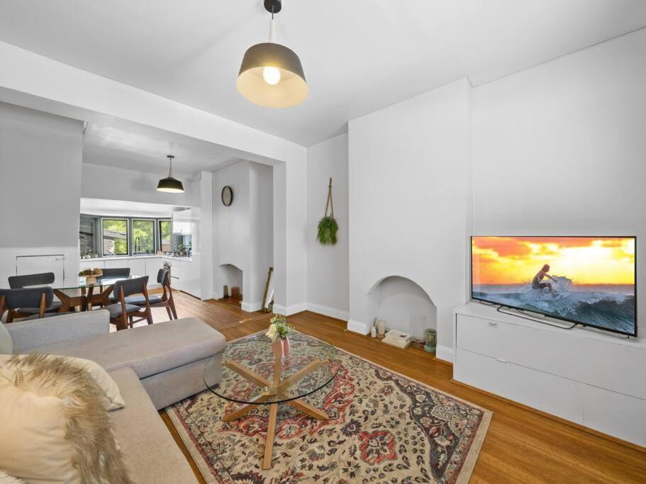 Holiday home Cozy 2br 1 Loft & Darling Harbour & Fish Market &casino-7 Mins Walk *