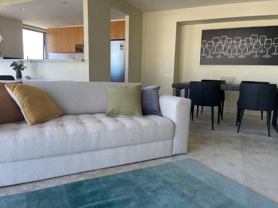 North 2 Bedroom - Pool Parking Gym Sleeps 6 Sydney