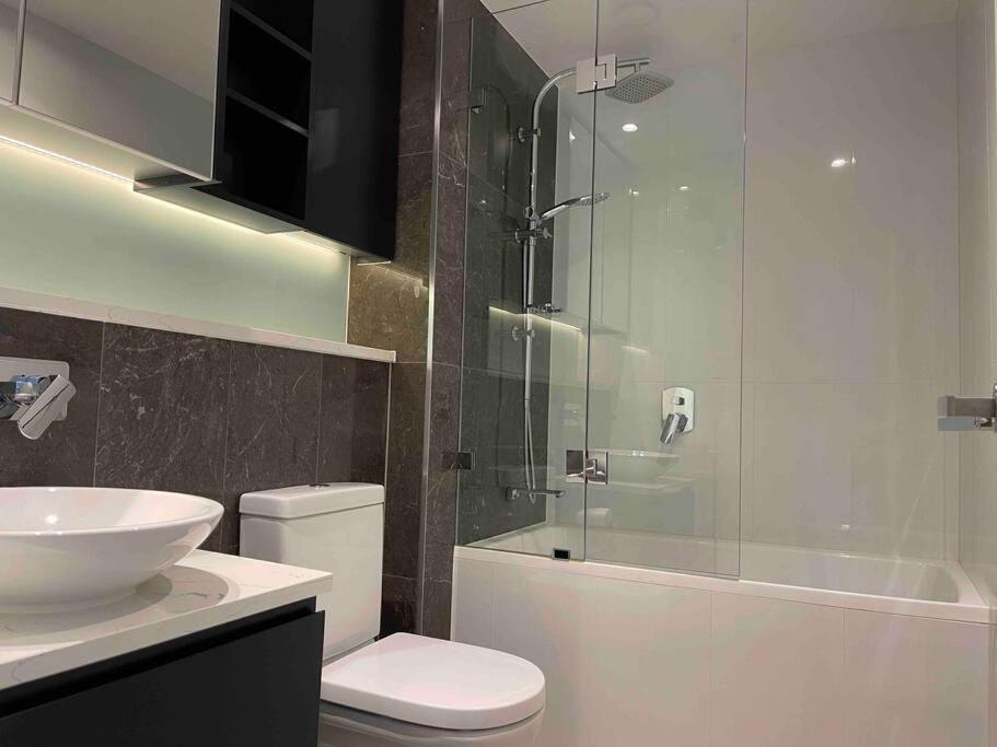 Sensational Waterview 2bed2baths -wifi Parking