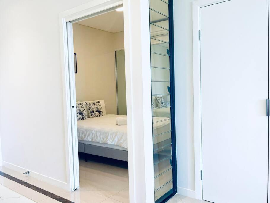 Sensational Waterview 2bed2baths -wifi Parking Sydney