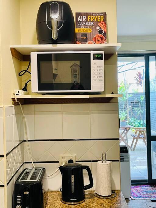 Convenient Studio With Courtyard Apartment