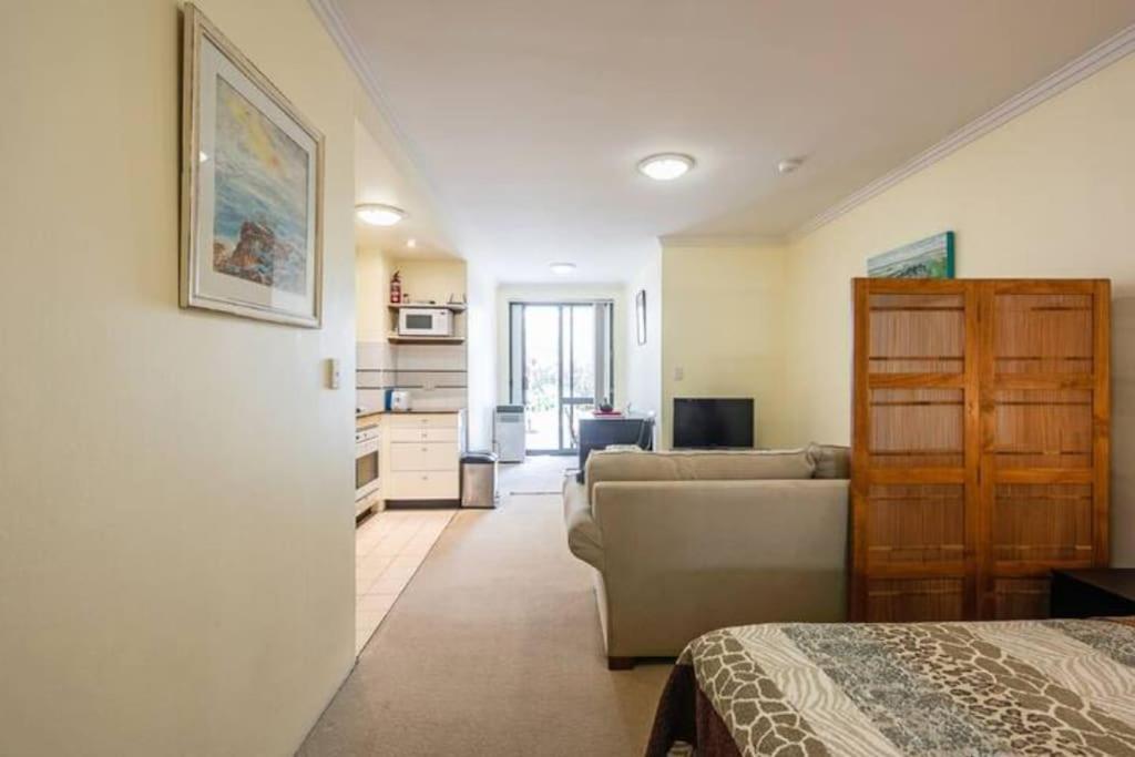 Apartment Convenient Studio With Courtyard *