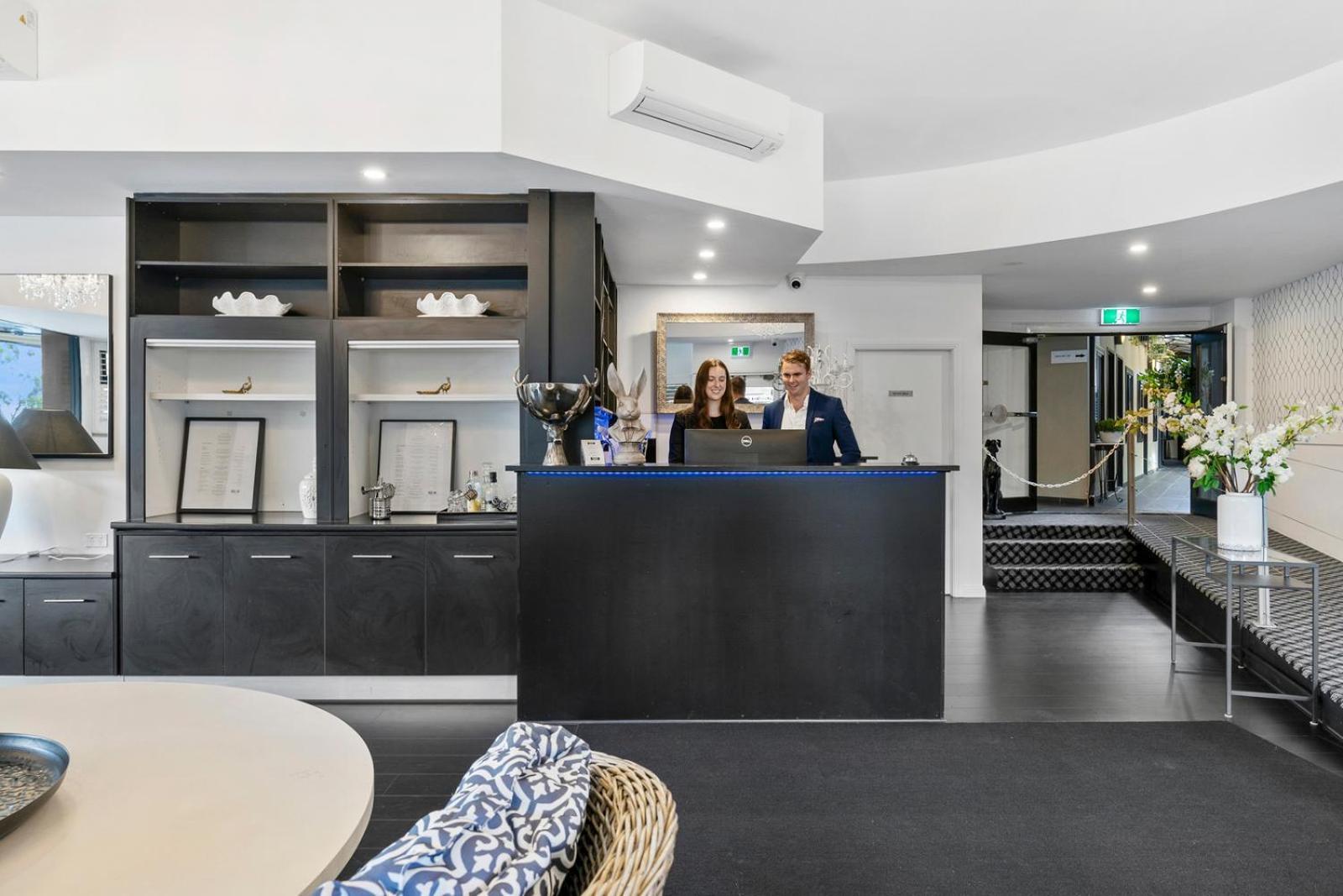 Airport Hotel 3*