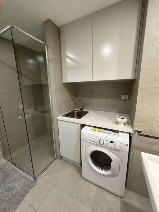 Cozy 1 Bedroom At Olympic Park With One Carspace Sydney