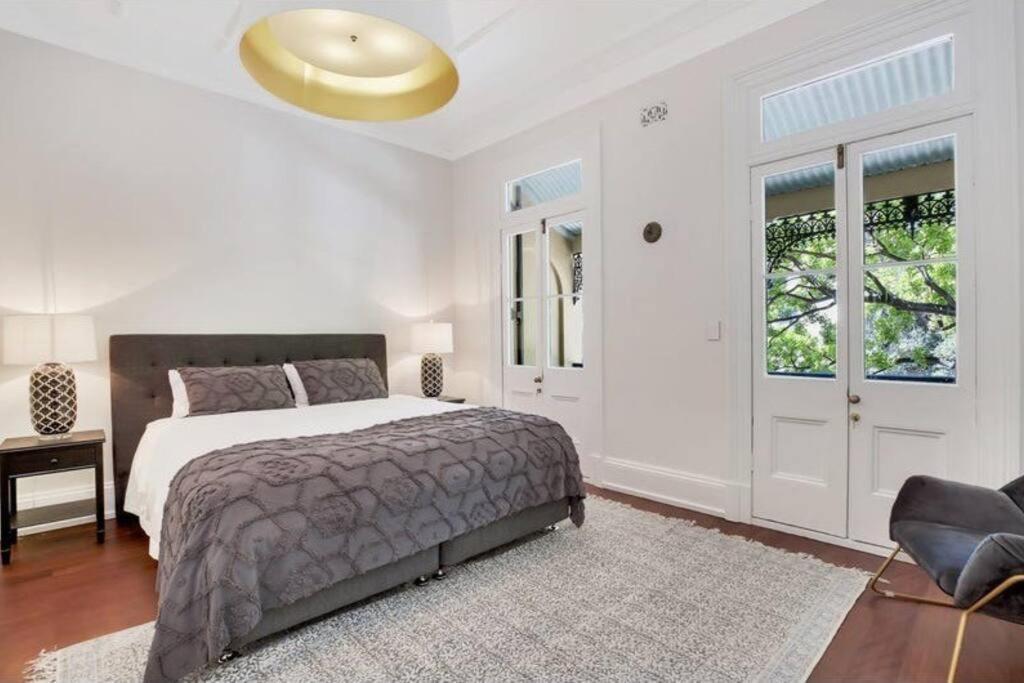 Chic Large 4 Bedroom Barangaroo The Rocks Apartment