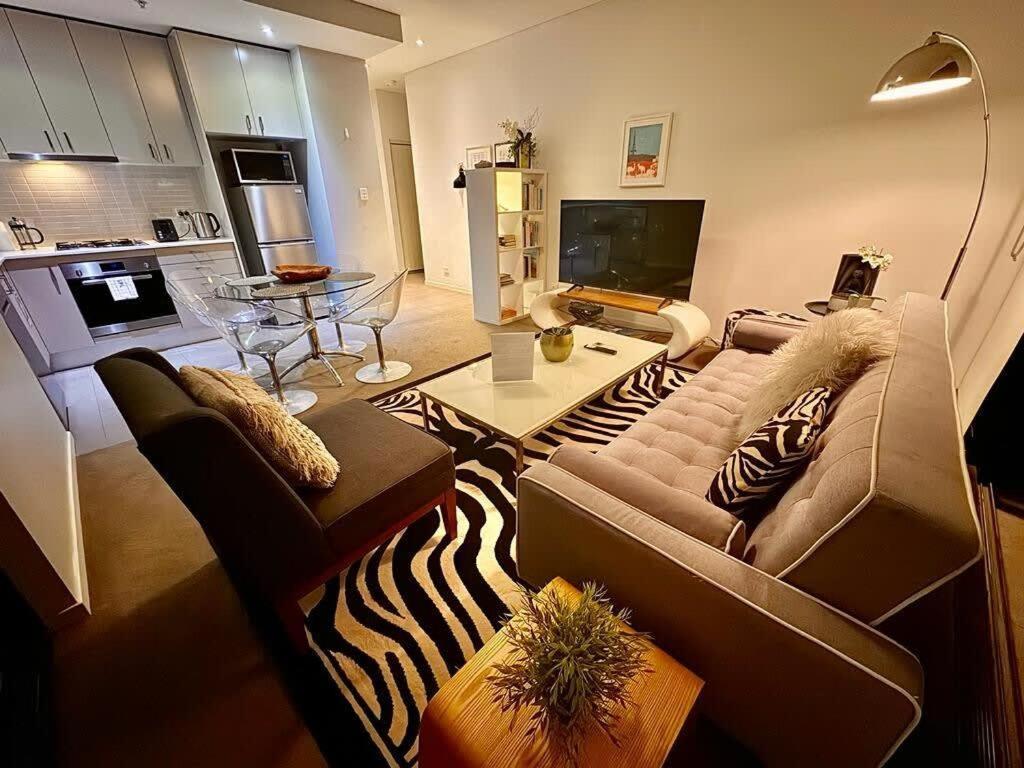 Redfern One Bedroom With Views Apartment Sydney