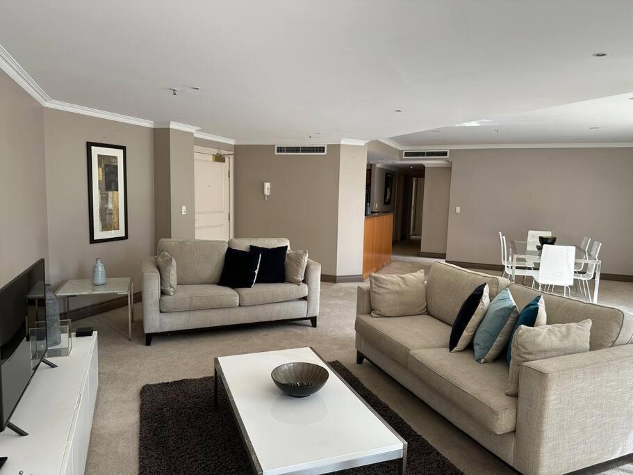 Large Two Bedroom Bon21602 Apartment *