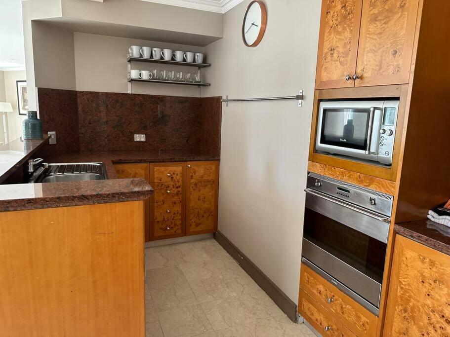 Large Two Bedroom Bon21602 Apartment