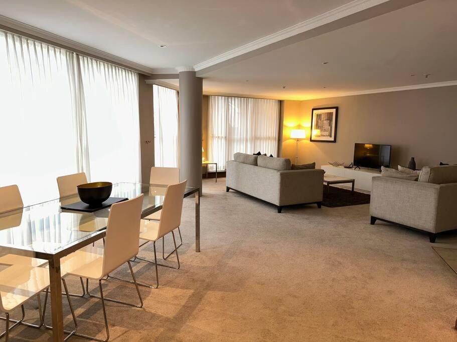 Large Two Bedroom Bon21602