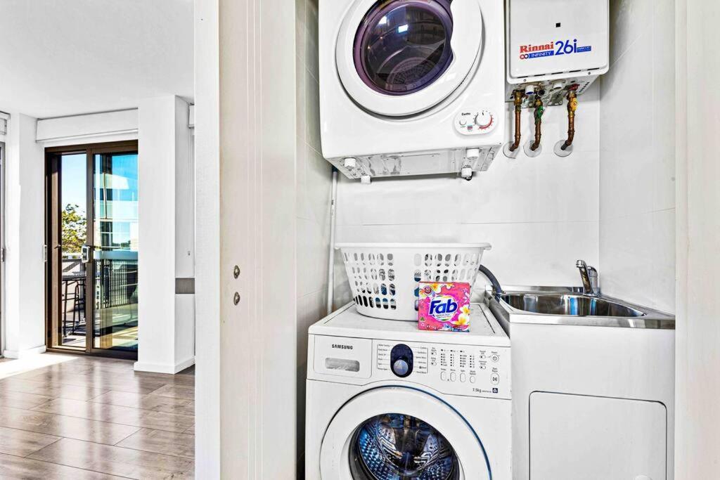 Centre Of Newtown 1 Bed Apartment *