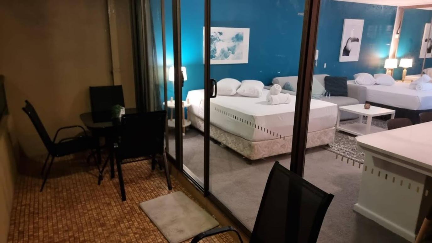 - Hyde Park Plaza 38 College St Apartment Sydney