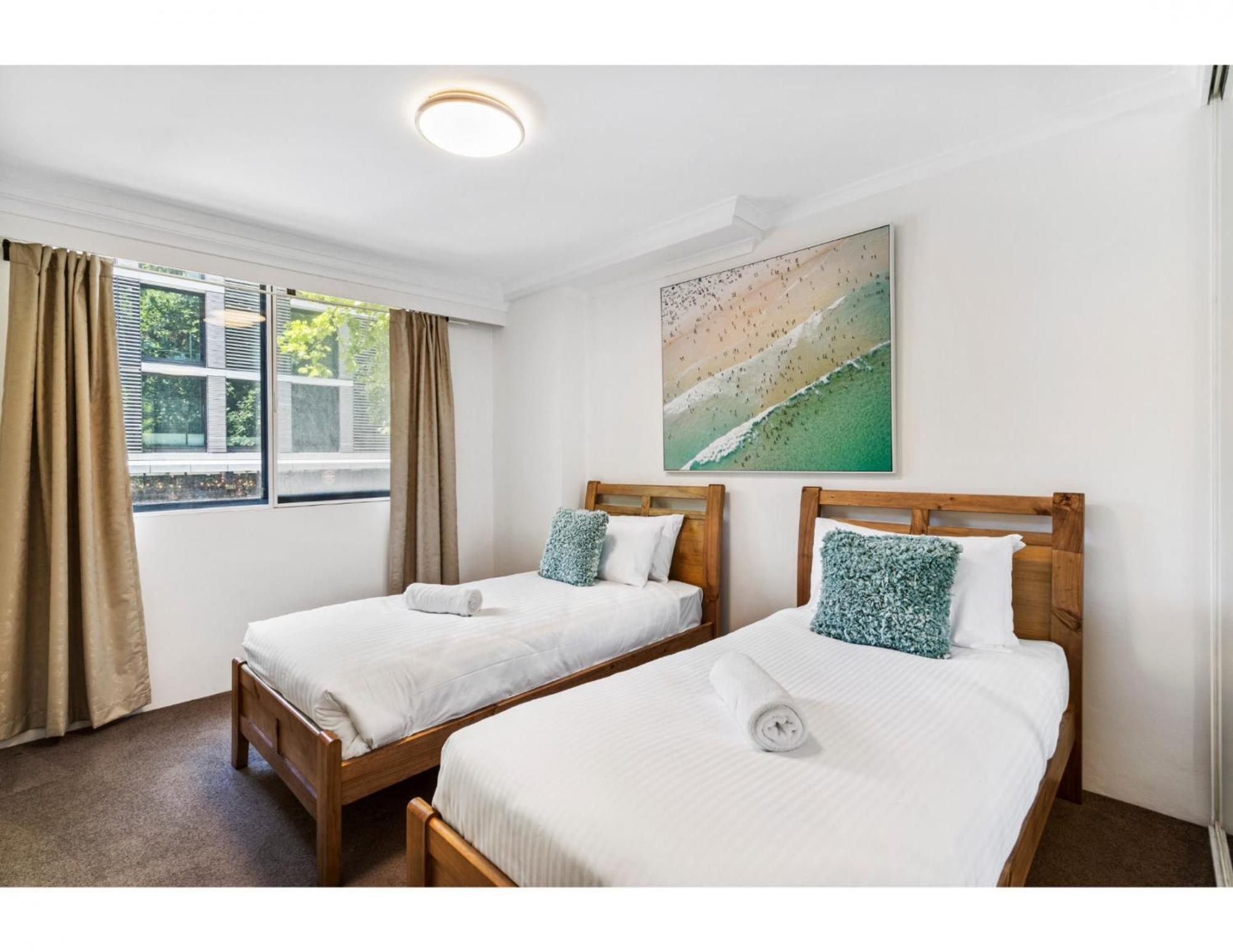 Apartment Poolside 2-bed Haven, Walk To Centre Sydney