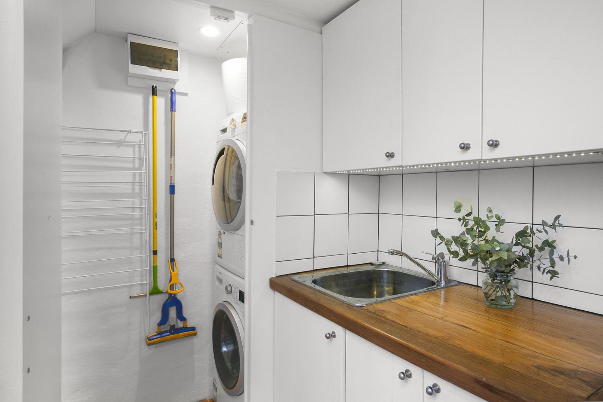 Family Terrace Close To Oxford Street And Cbd Sydney