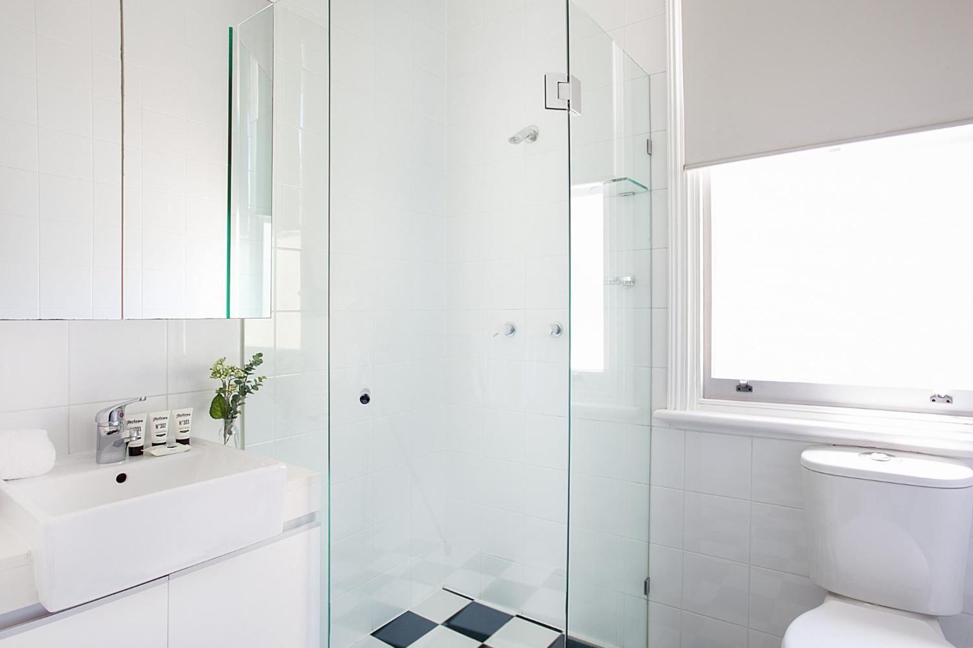 Apartment Charming With Balcony In Inner-city Glebe *