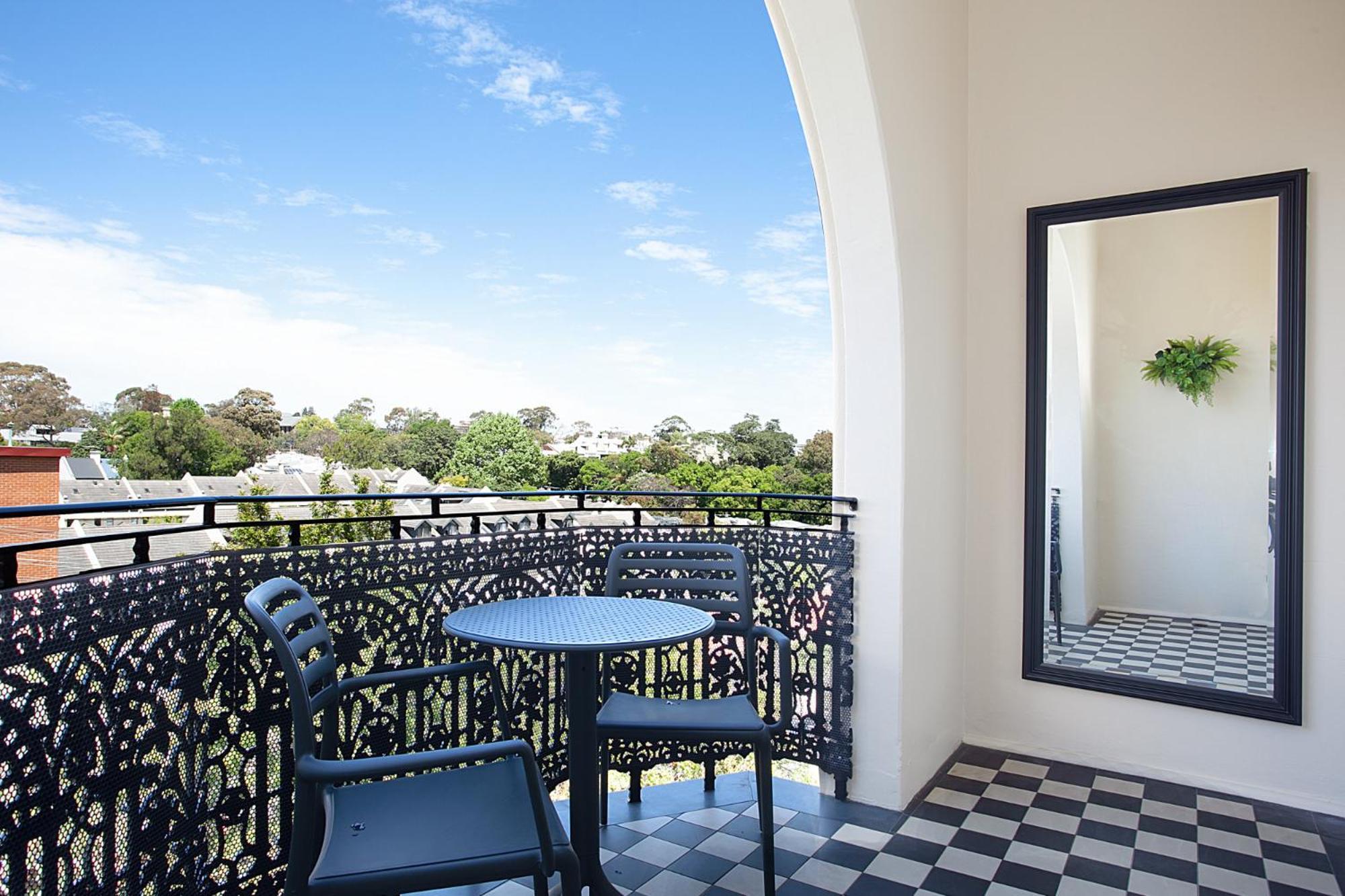 Apartment Charming With Balcony In Inner-city Glebe