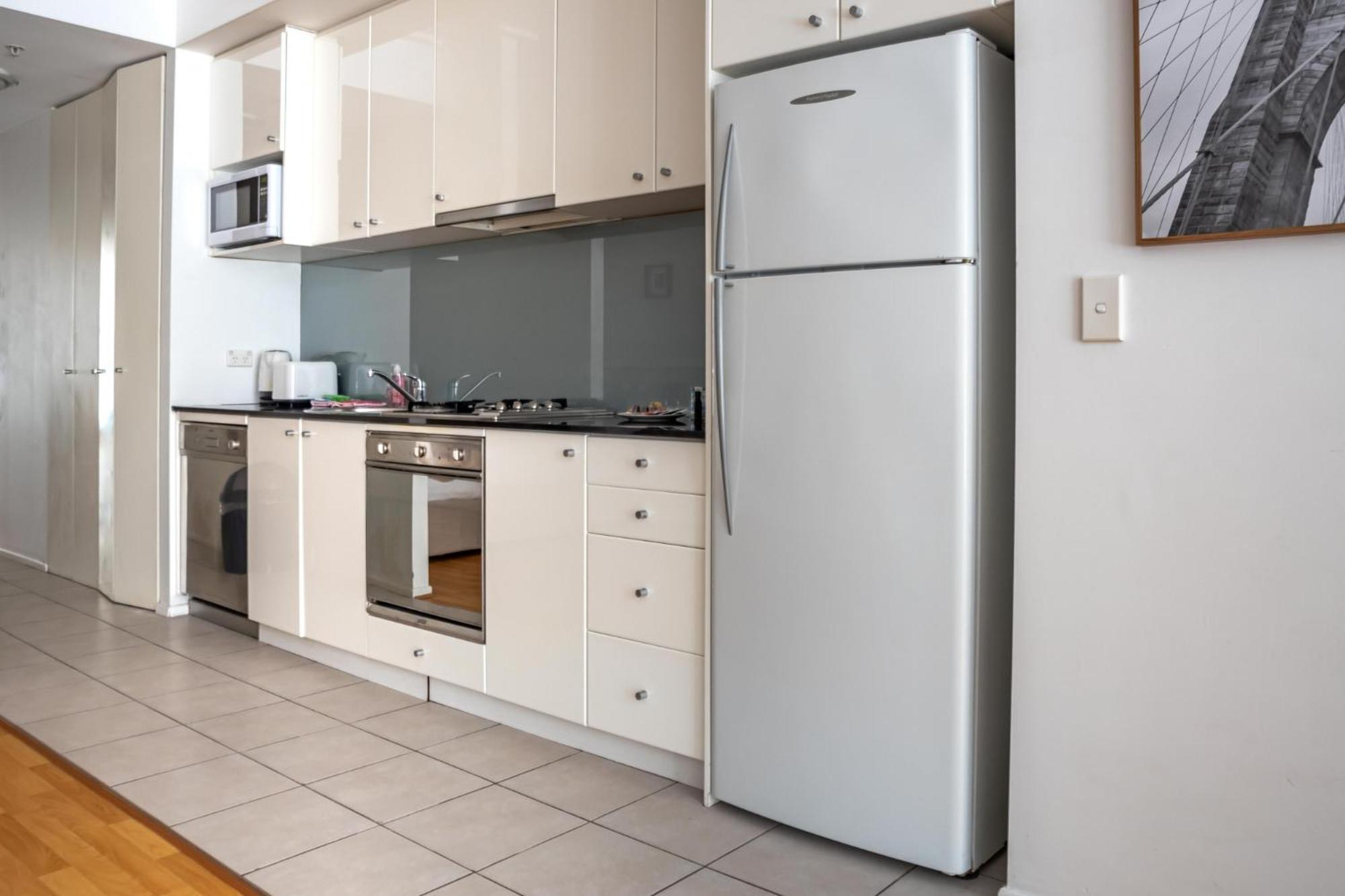 Stylish Studio With Pool & Gym In Heart Of Duplicate * Sydney