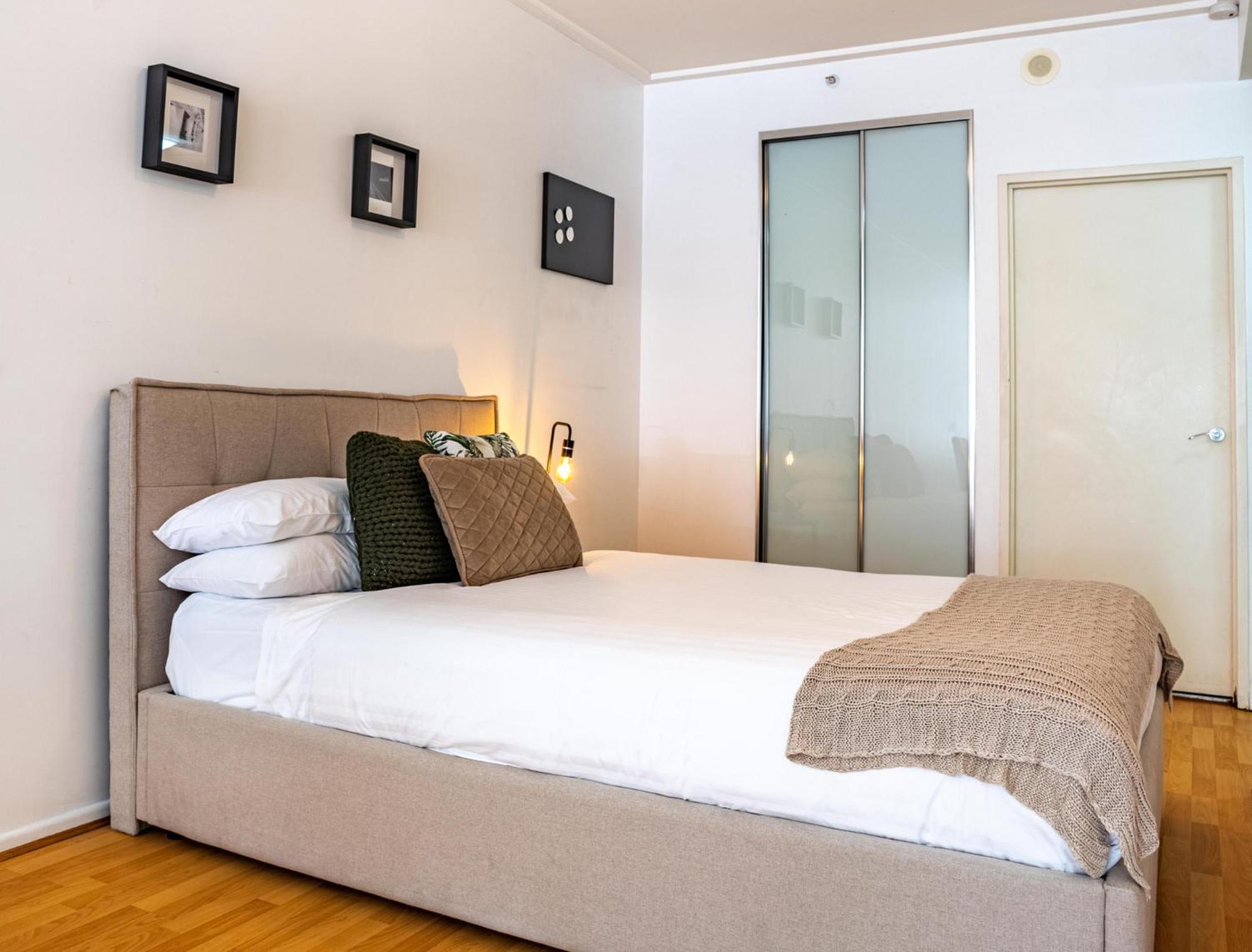 Stylish Studio With Pool & Gym In Heart Of Duplicate Apartment