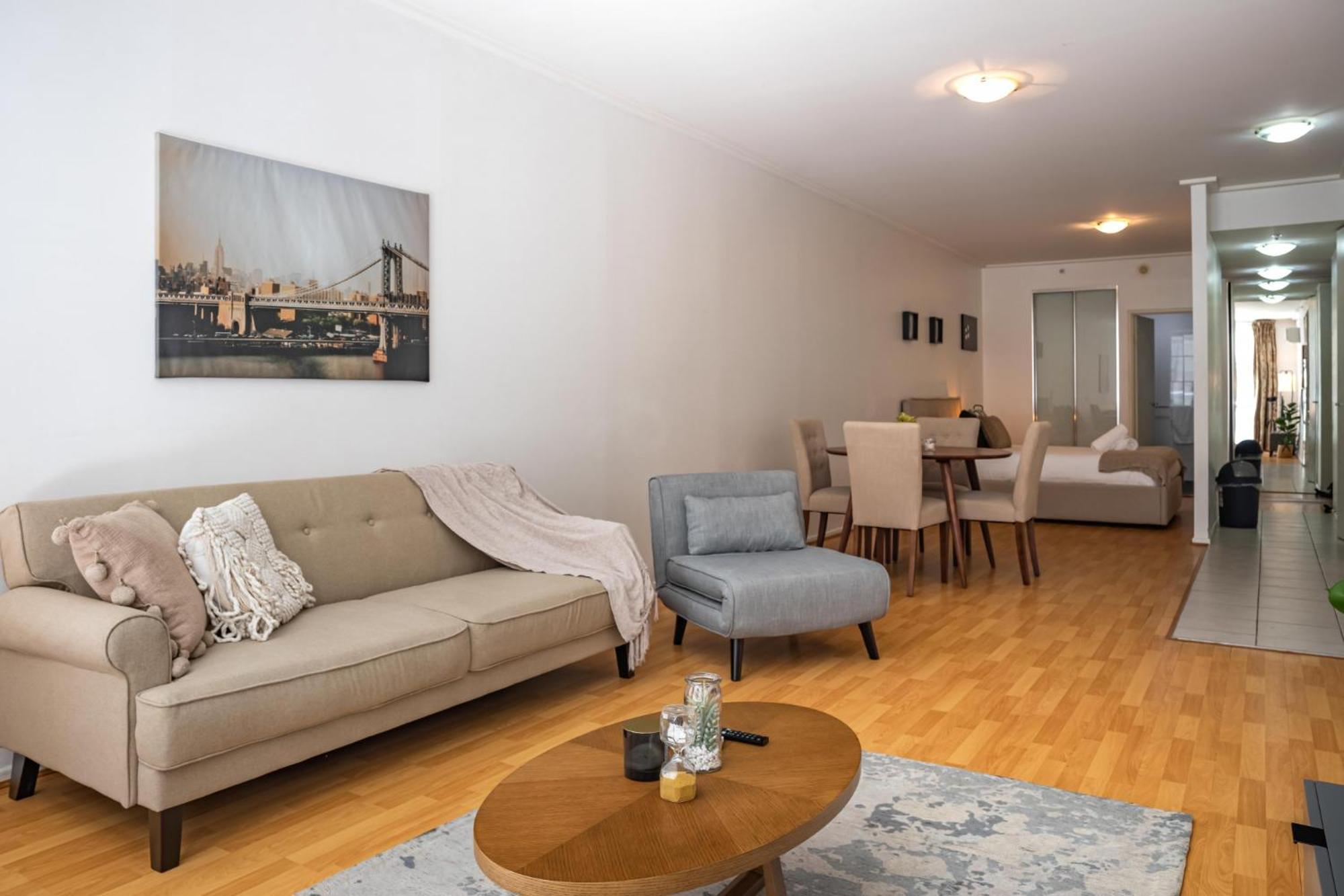 Stylish Studio With Pool & Gym In Heart Of Duplicate