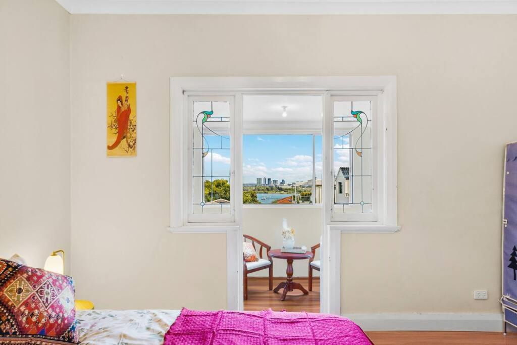 Water View House In Putney