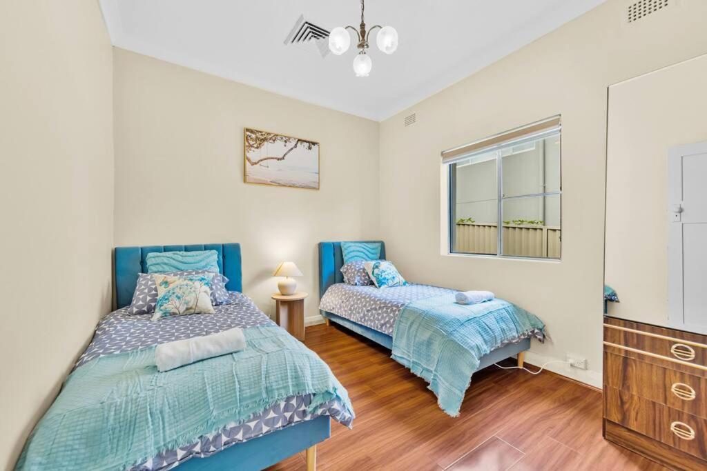 Water View House In Putney Holiday home *