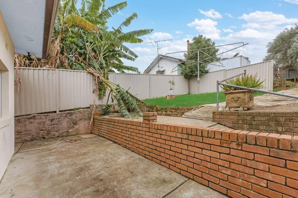 Water View House In Putney Sydney