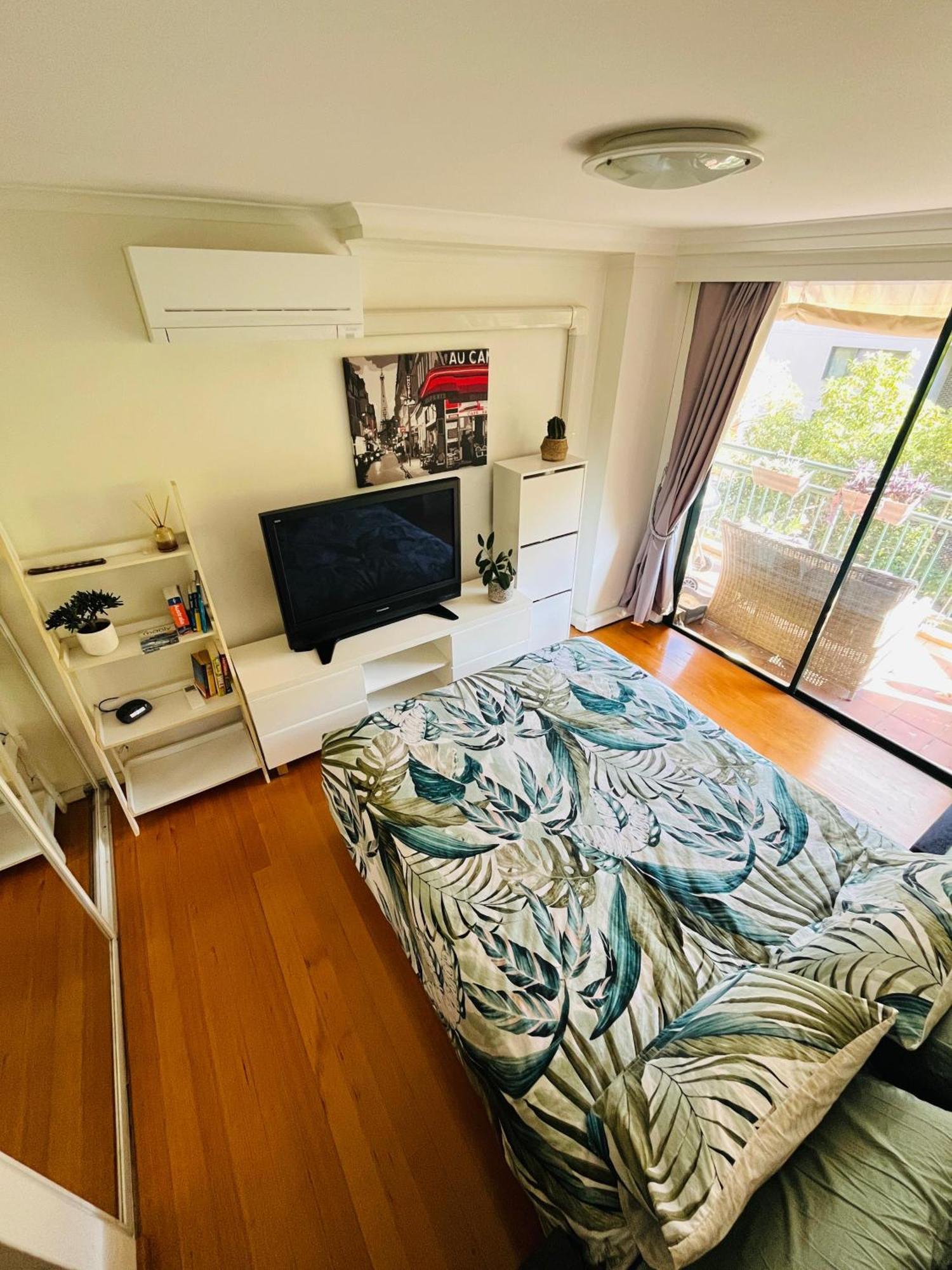 Private In Shared House In Pyrmont Homestay Sydney