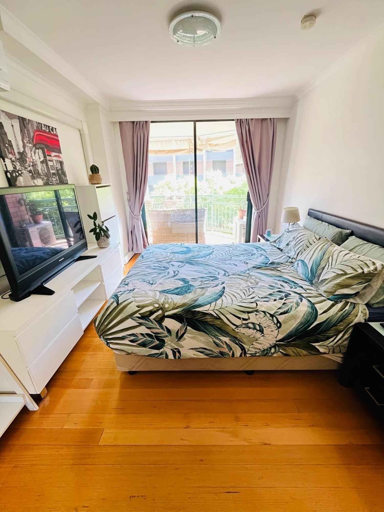 Private In Shared House In Pyrmont Homestay Sydney