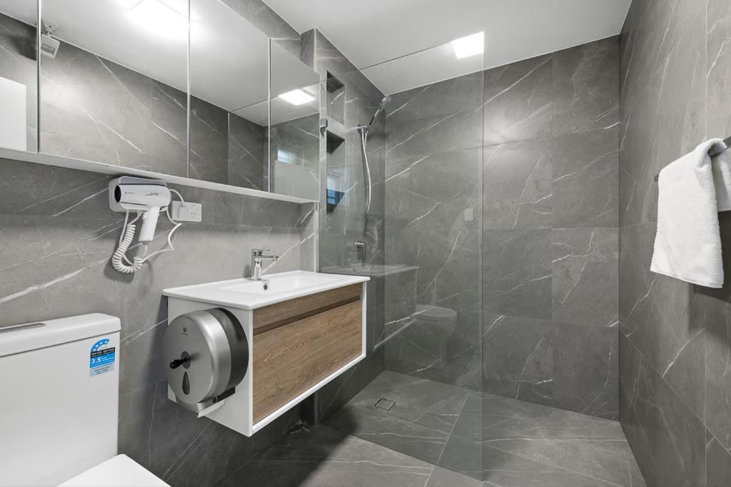 Luxe Single - Ac - Next To Station - Nearby Hot Spots - Shared Bathroom Sydney