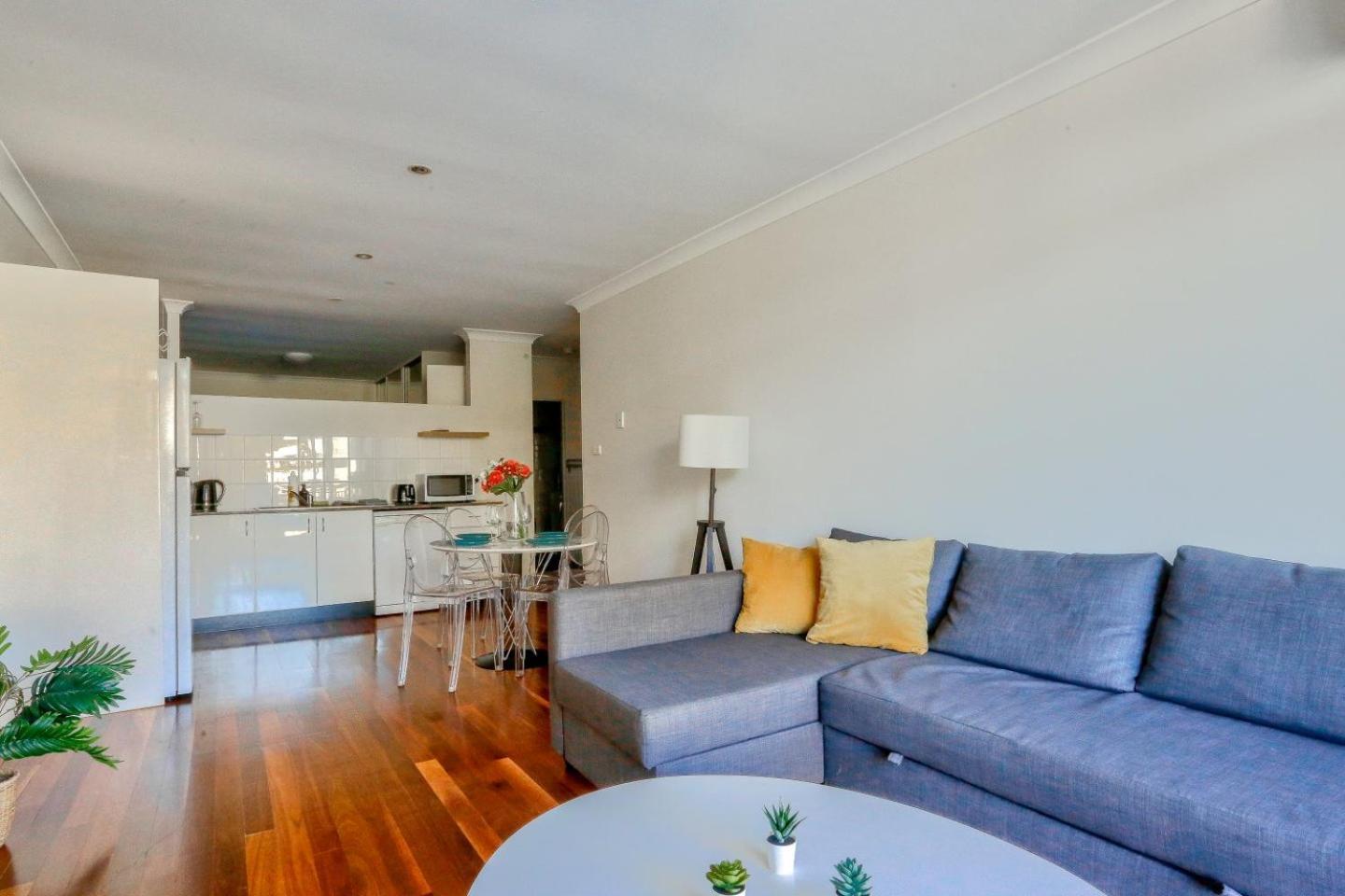 Stylish 1 Bedroom With Balcony Surry Hills * Sydney