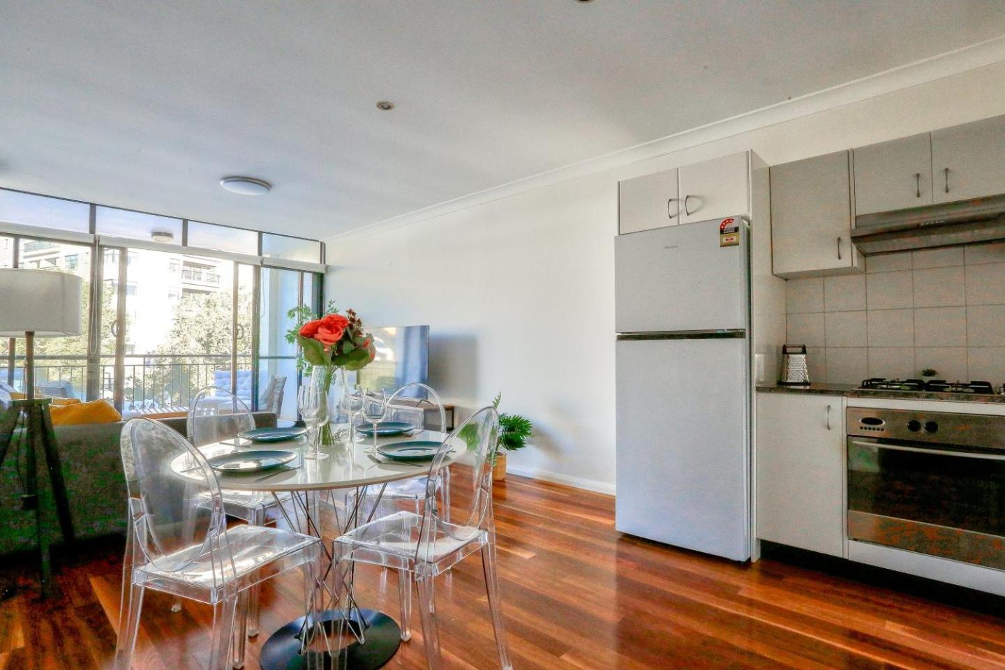 Stylish 1 Bedroom With Balcony Surry Hills * Sydney